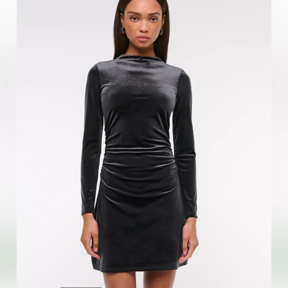 Abercrombie & Fitch Paloma Dress Black Medium Velvet Long Sleeve Bodycon Mini